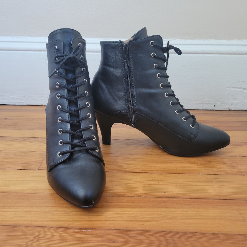 Pleaser Divine 1020 Boot Heels